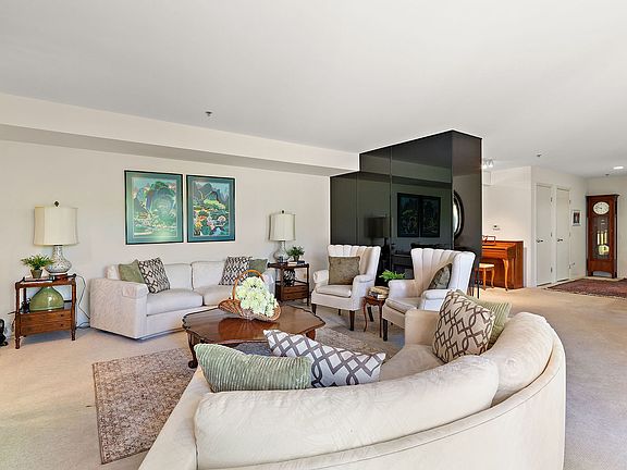 3rd image of 392 Kelburn Rd APT 122