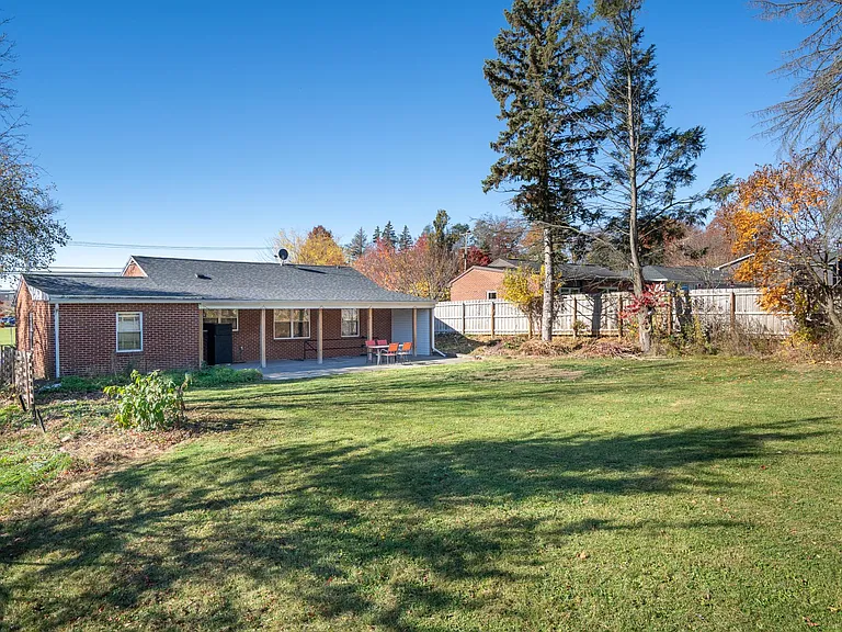 1315 N Atherton St — Photo 31