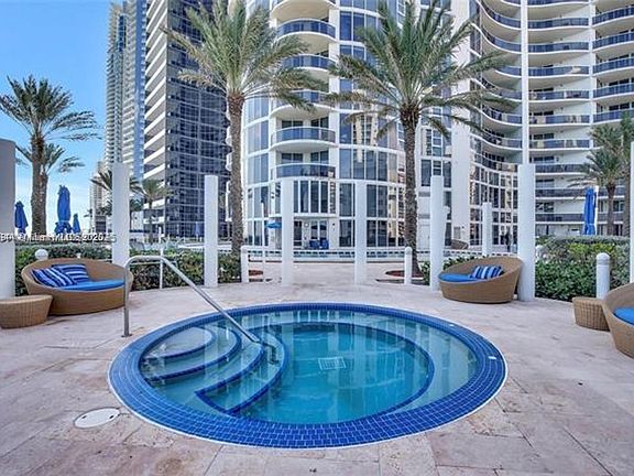 3rd image of 17201 Collins Ave APT 3402