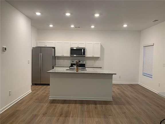 4th image of 1404 Ben Park Way #1404
