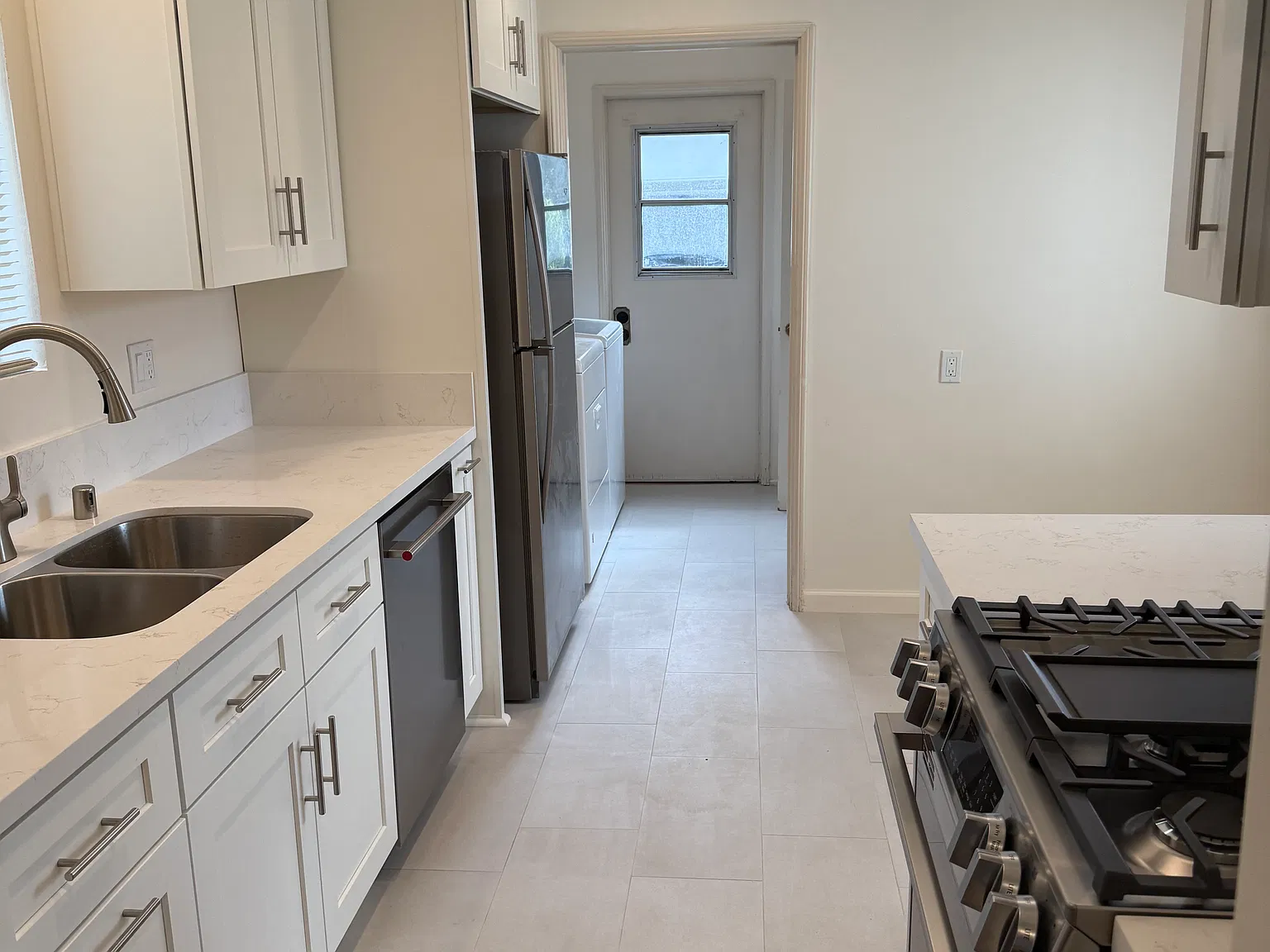 3 bed, 1.5 bath, 1112 sqft, $3,600 — Photo 2