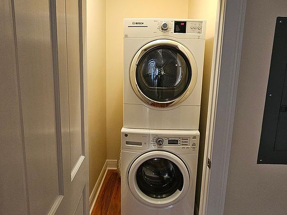 3rd image of 802 Saint Charles Ave #305