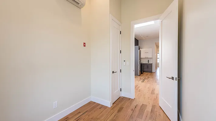 Rented by Nooklyn NYC LLC | media 6
