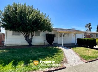499 Apple Tree Ln, Fairfield, CA 94533