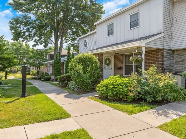 209 Highbridge St APT 4, Fayetteville, NY 13066