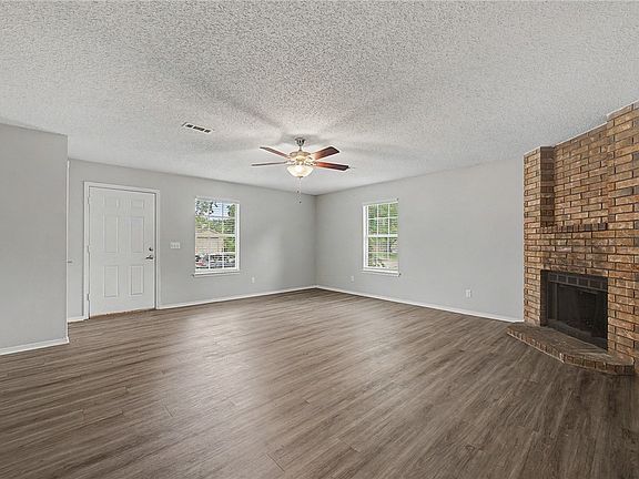 4th image of 1488 N Boxley Ave