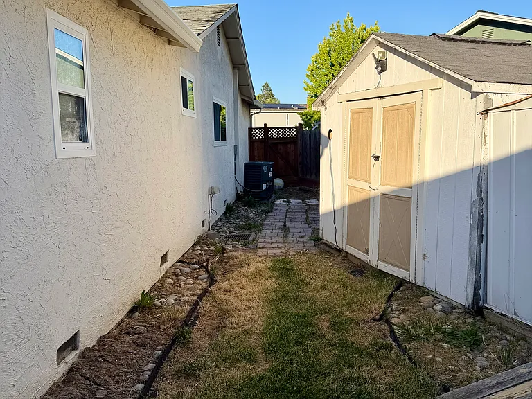 3681 Shenandoah Ct — Photo 16
