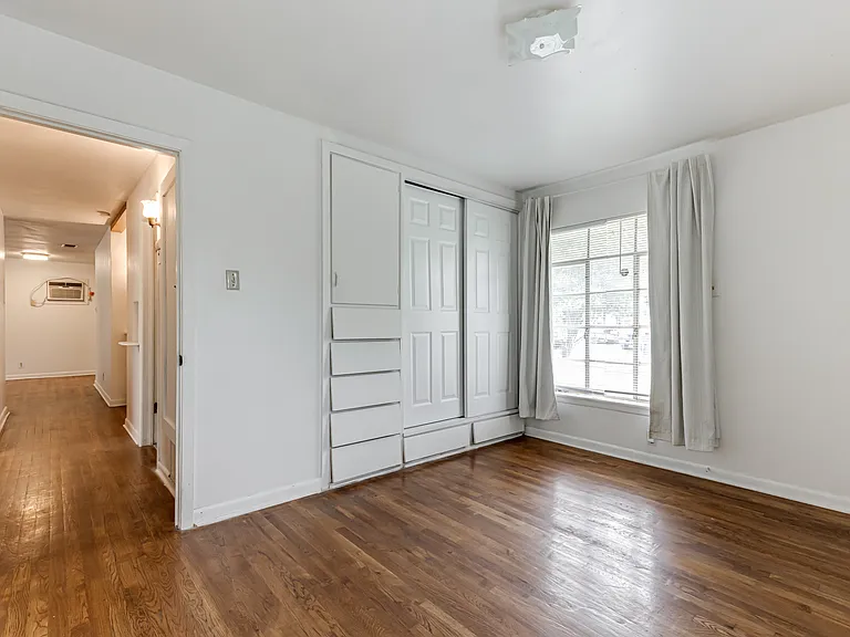 354 Brettonwood Dr #1 — Photo 25
