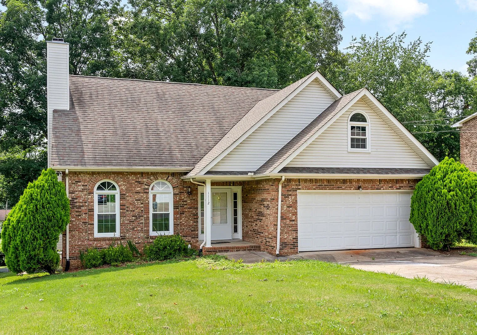 1112 Rosebrook Dr — Photo 3