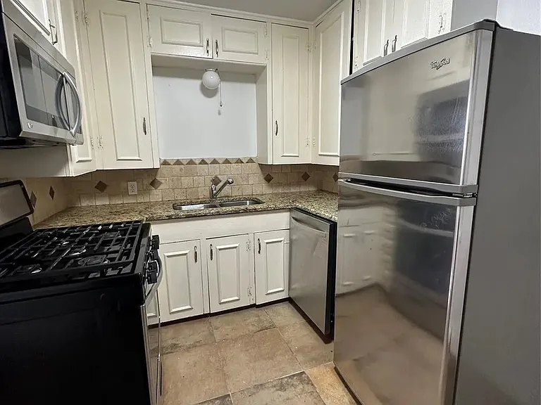 4031 Cole Ave #H — Photo 2