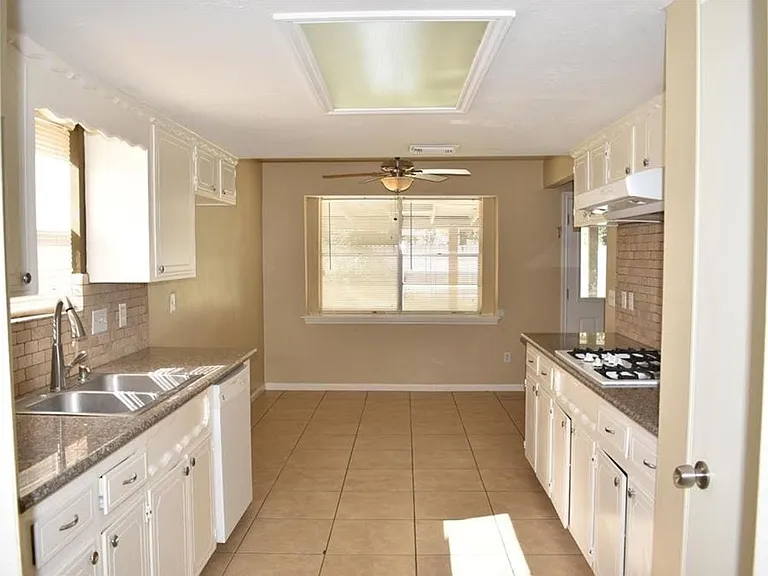 3515 Hidden Pines Dr — Photo 3