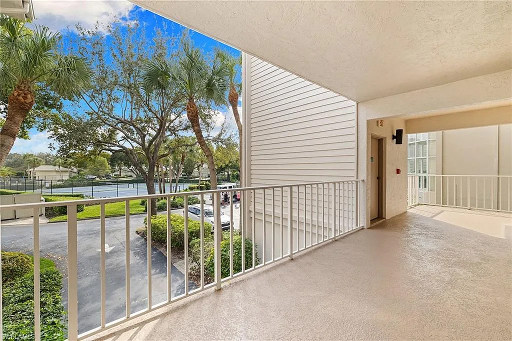 3 bed, 2.0 bath, 1583 sqft, $8,200 — Photo 2