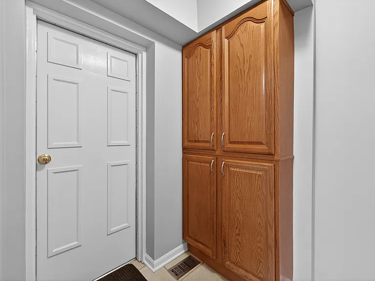 212 Amherst Ct #C — Photo 19