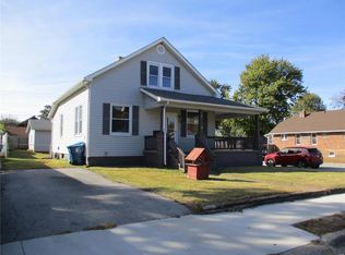 560 N 1st St, Wood River, IL 62095