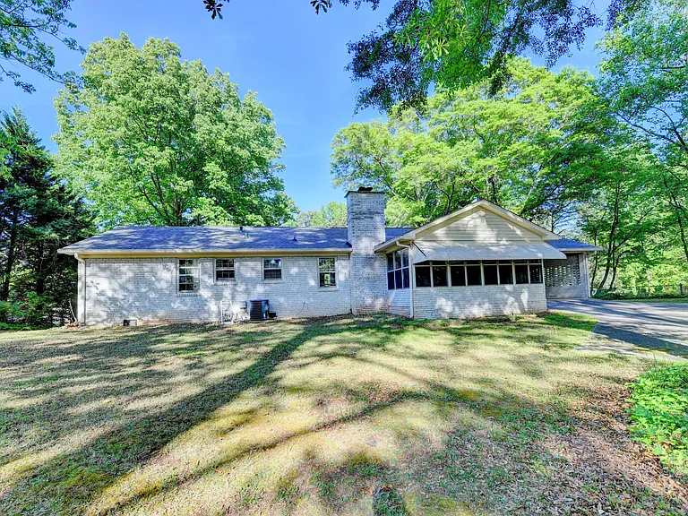 2628 Whitehurst Dr NE — Photo 27