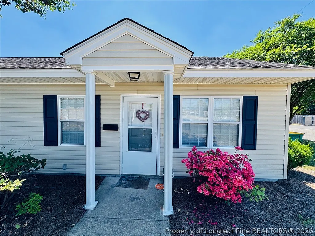 2 bed, 1.0 bath, 1026 sqft, $1,150 — Photo 2