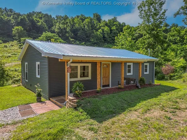 805 Davis Rd, Ravenswood, WV 26164