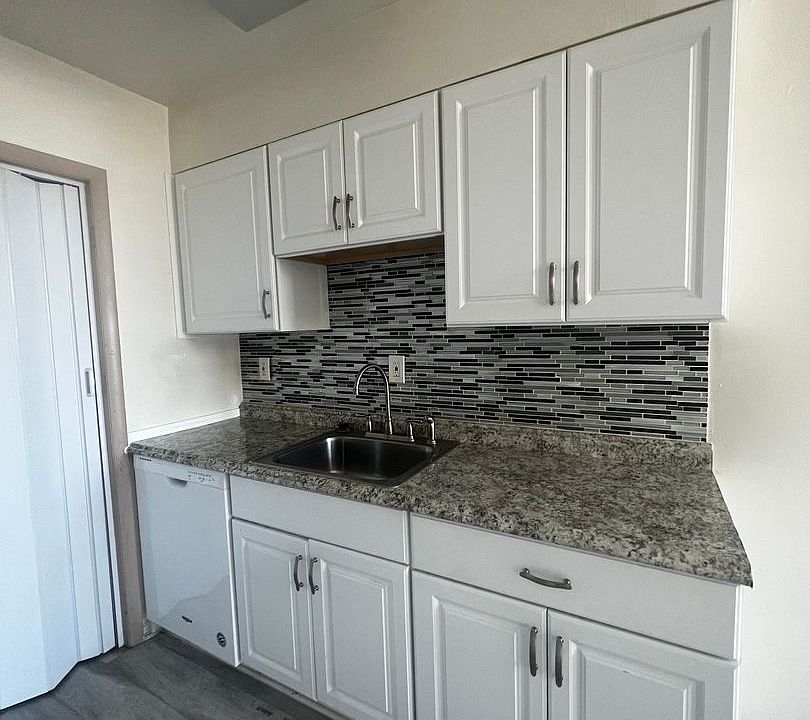 1st image of 5600 Germantown Ave APT 13