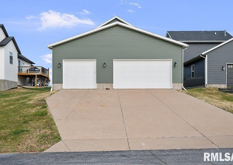 6124 Mississippi Ave, Davenport, IA 52807 | Zillow