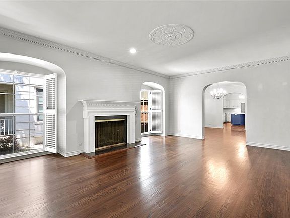 5th image of 4332 University Blvd