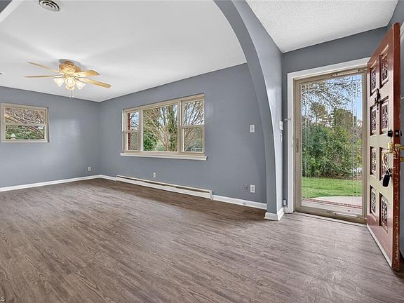 2nd image of 113 Green Valley Rd