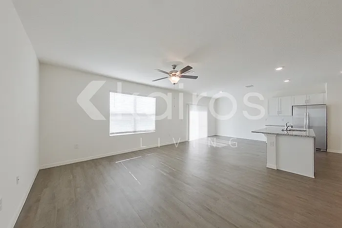 4 bed, 2.5 bath, 2007 sqft, $2,175 — Photo 3
