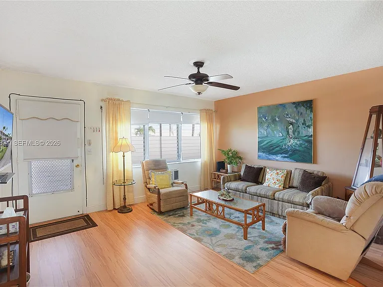 820 SW 11th Ave #18B — Photo 10