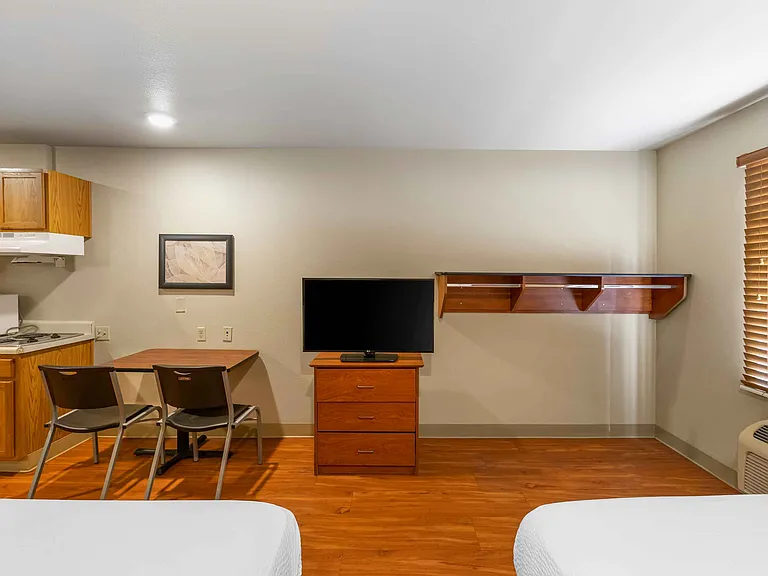 Studio Suite - 2 Full Beds