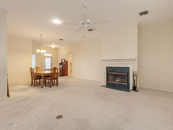 5th image of 403 N Rushmore Ln