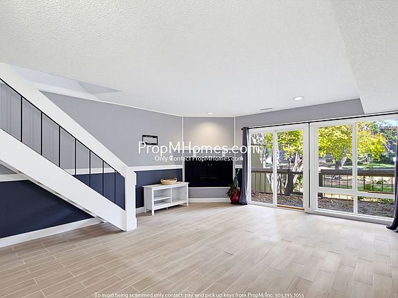 4th image of 1614 NW Bridgeway Ln