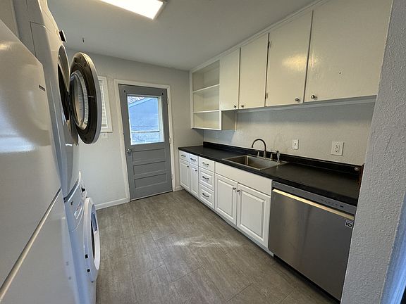 4th image of 1503 W 22nd Ter #1