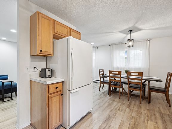 4th image of 2218 22nd Ave S #B