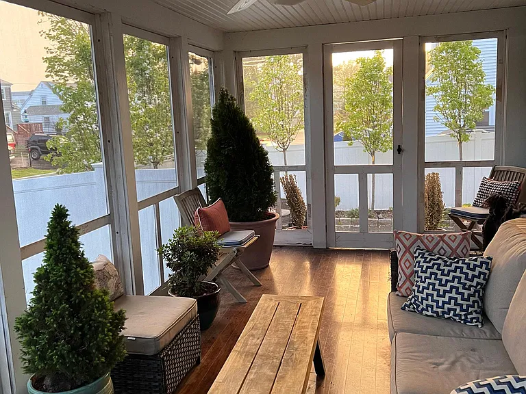 81 Mayflower Dr — Photo 41