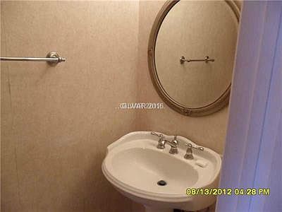 5th image of 205 Greenbriar Townhouse Way #205