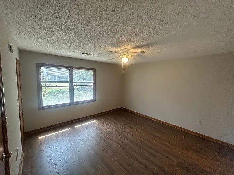 307 Stratford Pl — Photo 24