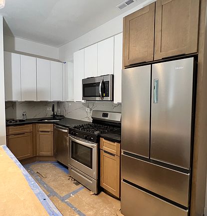 2nd image of 1456 N Kedzie Ave APT 3F