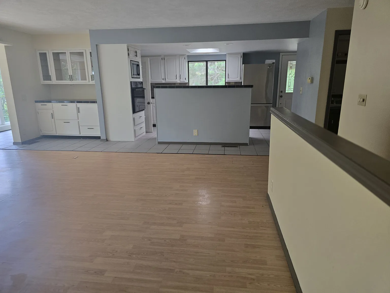 3 bed, 2100 sqft, $1,200 — Photo 2