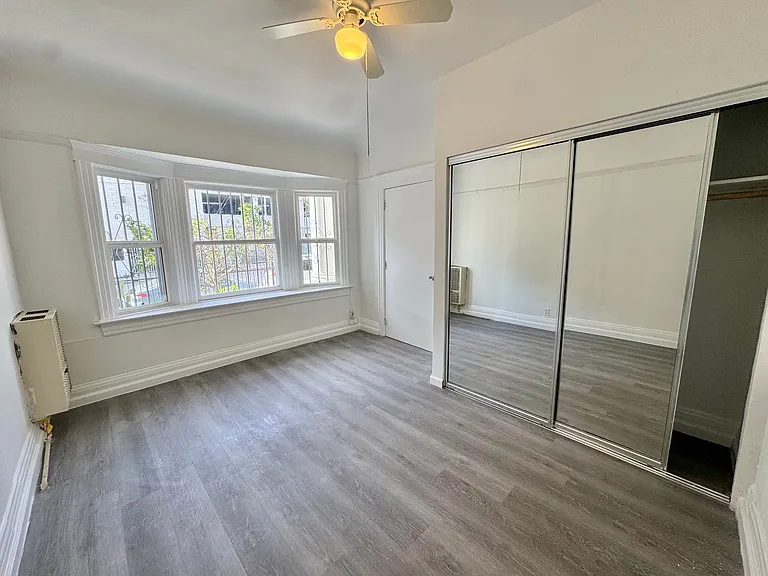 930 Albany St — Photo 4