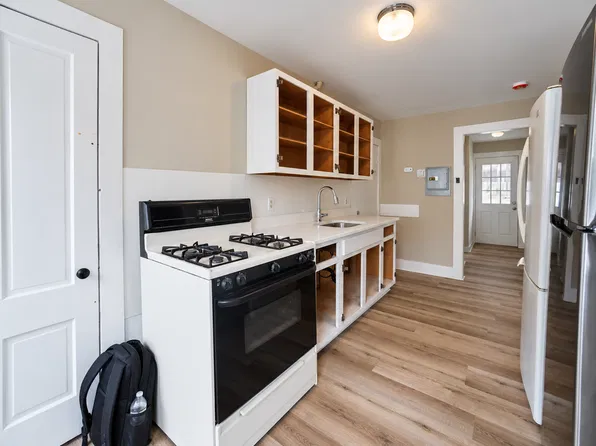 64 Southbridge Rd #C, Warren, MA 01083