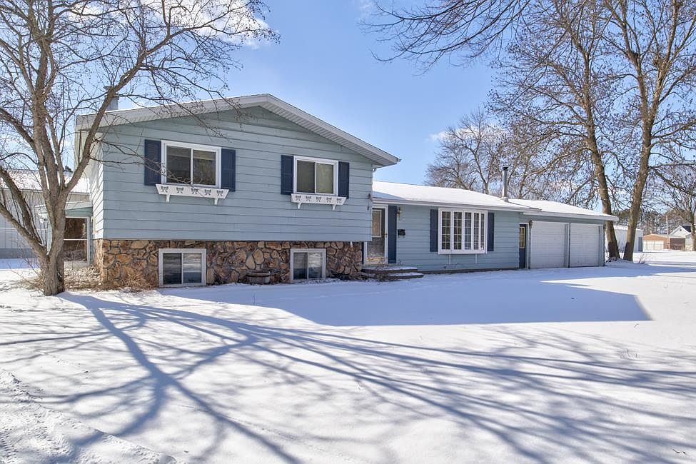 321 Oak St, Peshtigo, WI 54157 Zillow