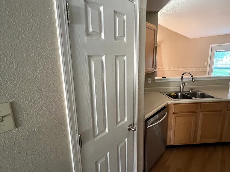 5950 Redcliff North Ln #5950 — Photo 10