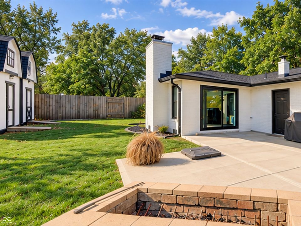 2nd image of 4541 Lois Ln