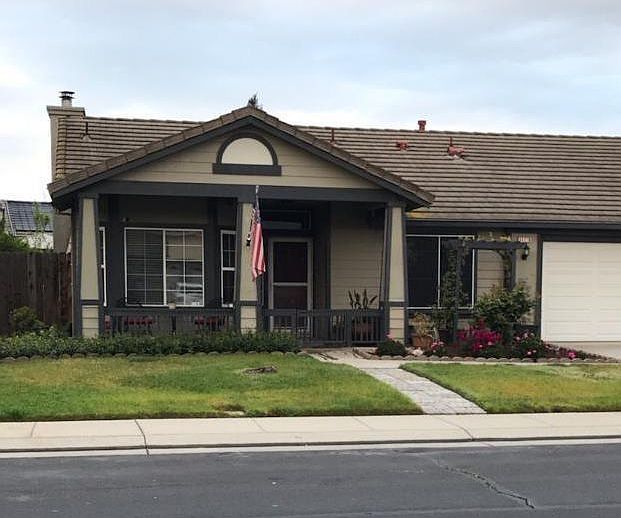 1st image of 14210 Pinewood Dr