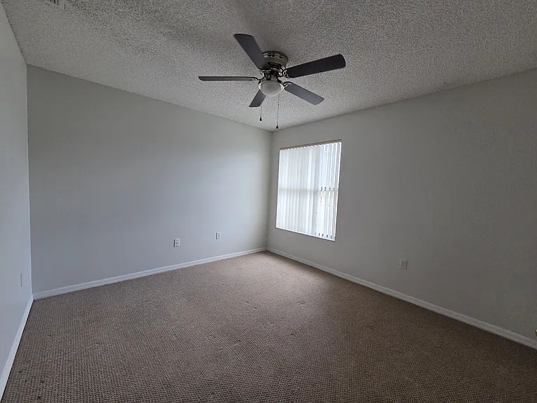 330 Aldershot Ct — Photo 24