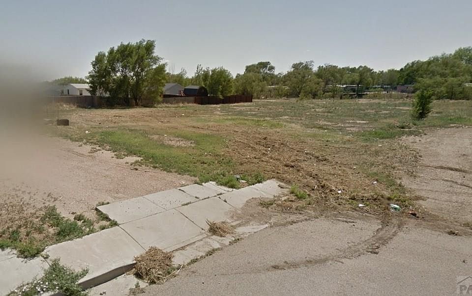 2nd image of 2510 E 7th St
