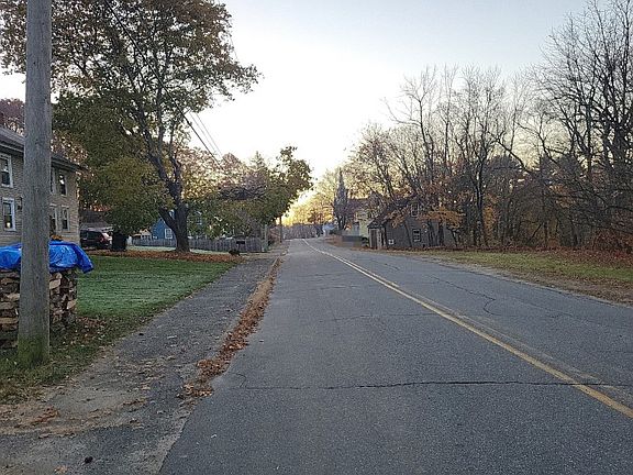 4th image of 194 N Main St