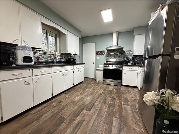 4th image of 6644 Dorwood Rd