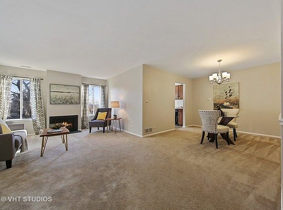 5th image of 415 Somerset Ct APT C