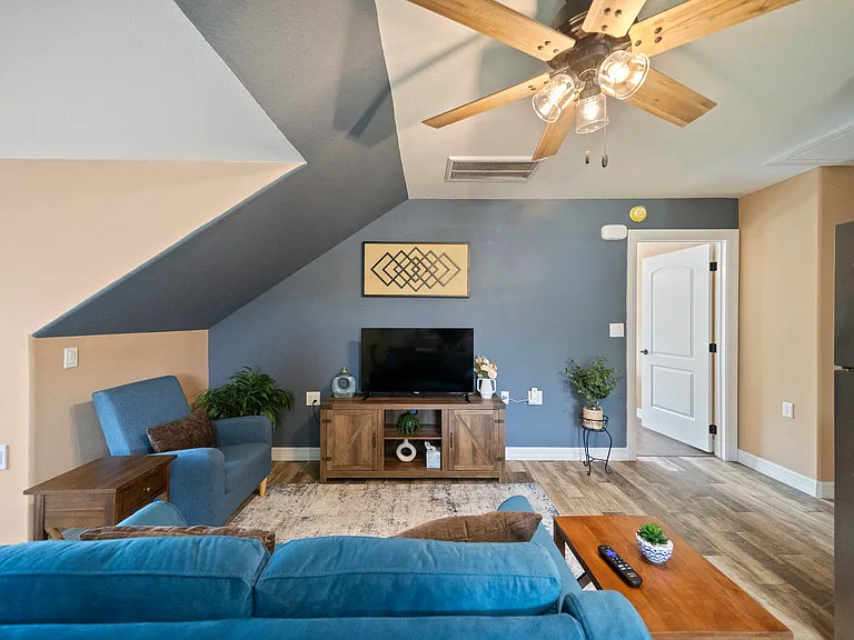 8123 Holiday Ln #B — Photo 14