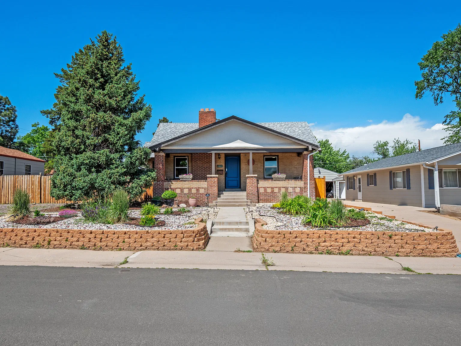 4 bed, 2526 sqft, $3,650 — Photo 1